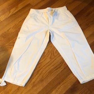 White brand new capris